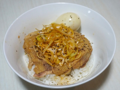 とろとろ鶏の煮込み丼